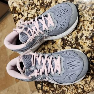 Womens asics gel contend 7 size 8M